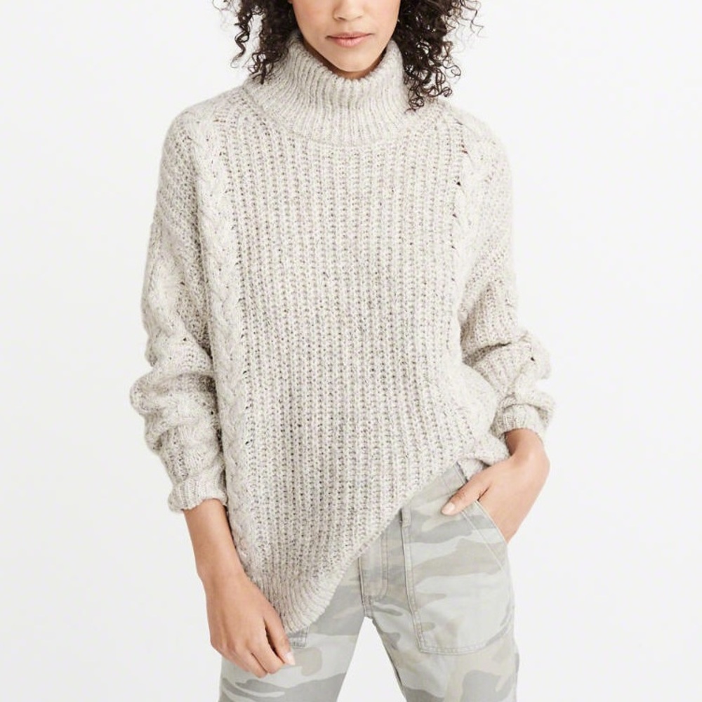 Abercrombie Fitch shaker button turtleneck sweater